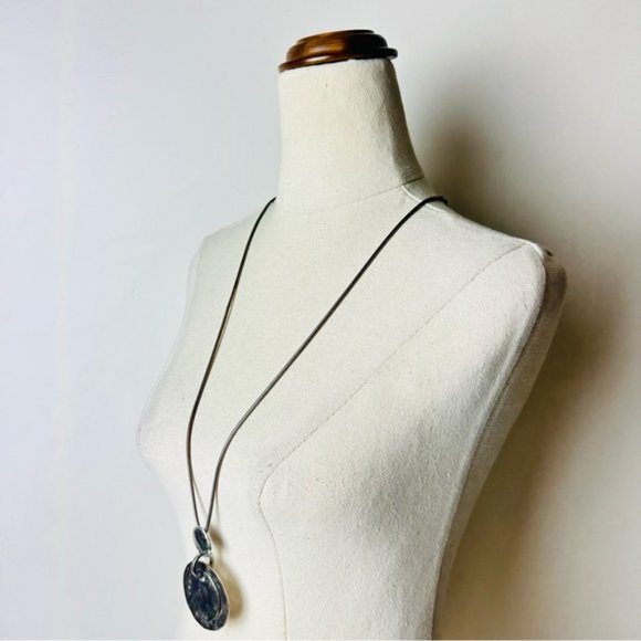 Lovisa Hammered Style Chunky Pendant With A Long Statement Necklace - Picture 5 of 9